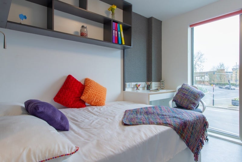 Room Deasy Road in Coventry