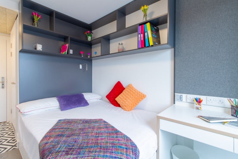 Room Deasy Road in Coventry
