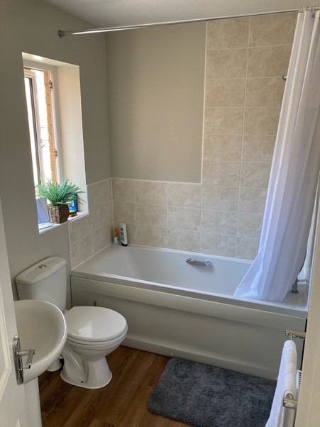 Room Stanier Road in Bristol