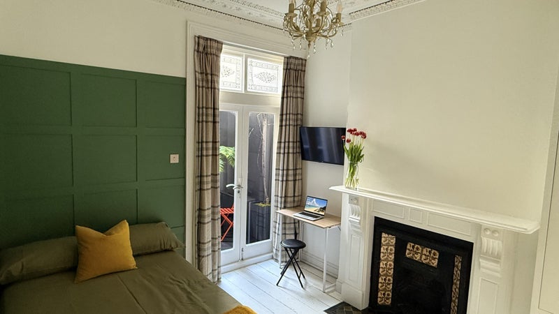 Room St Luke's Avenue in Greater London