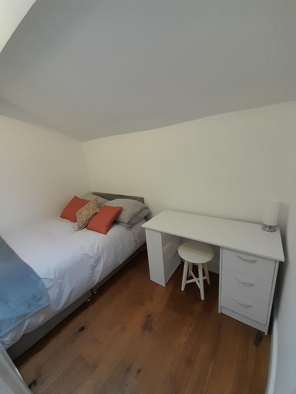 Room Warwick Place in Royal Leamington Spa