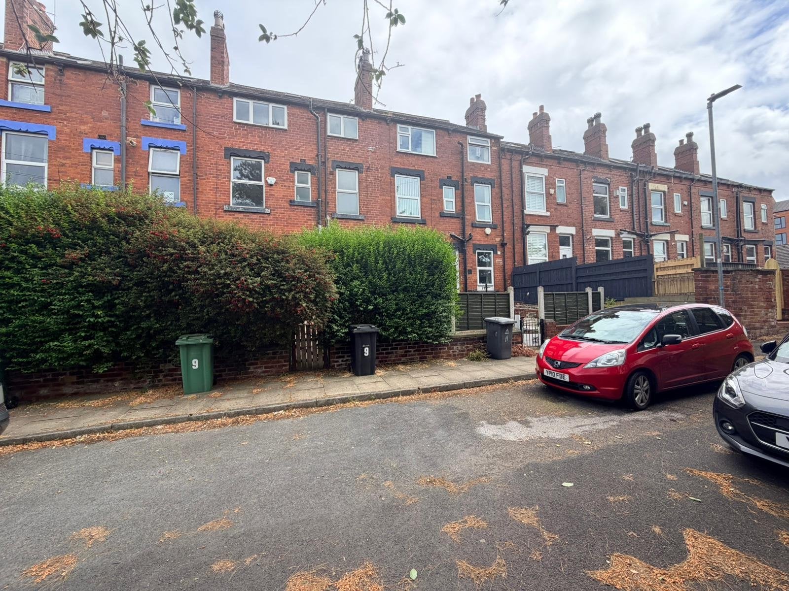 Flat Milton Terrace in Leeds