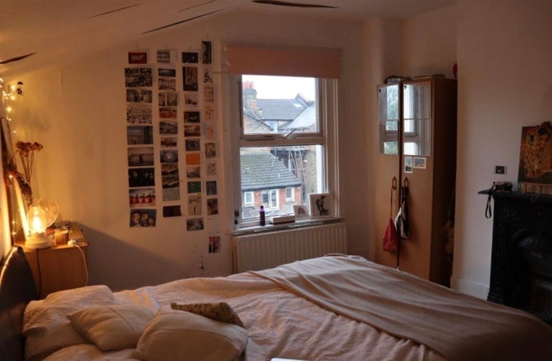 Room Coverton Road in Greater London