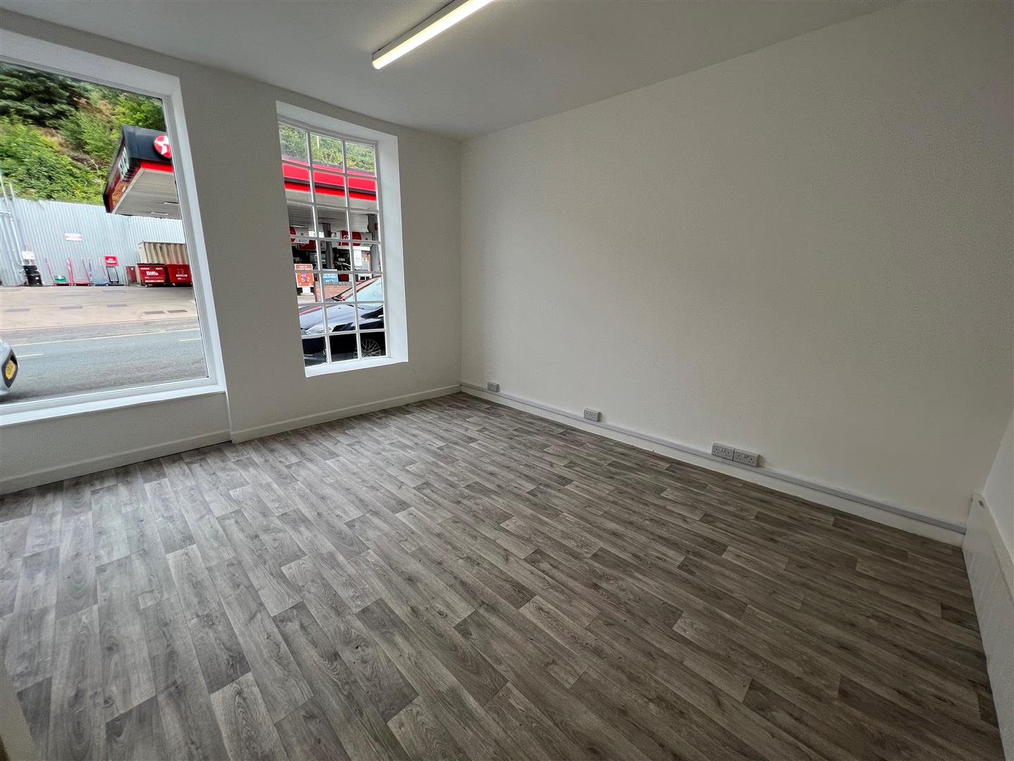 Flat Pleasant Street in Pentre