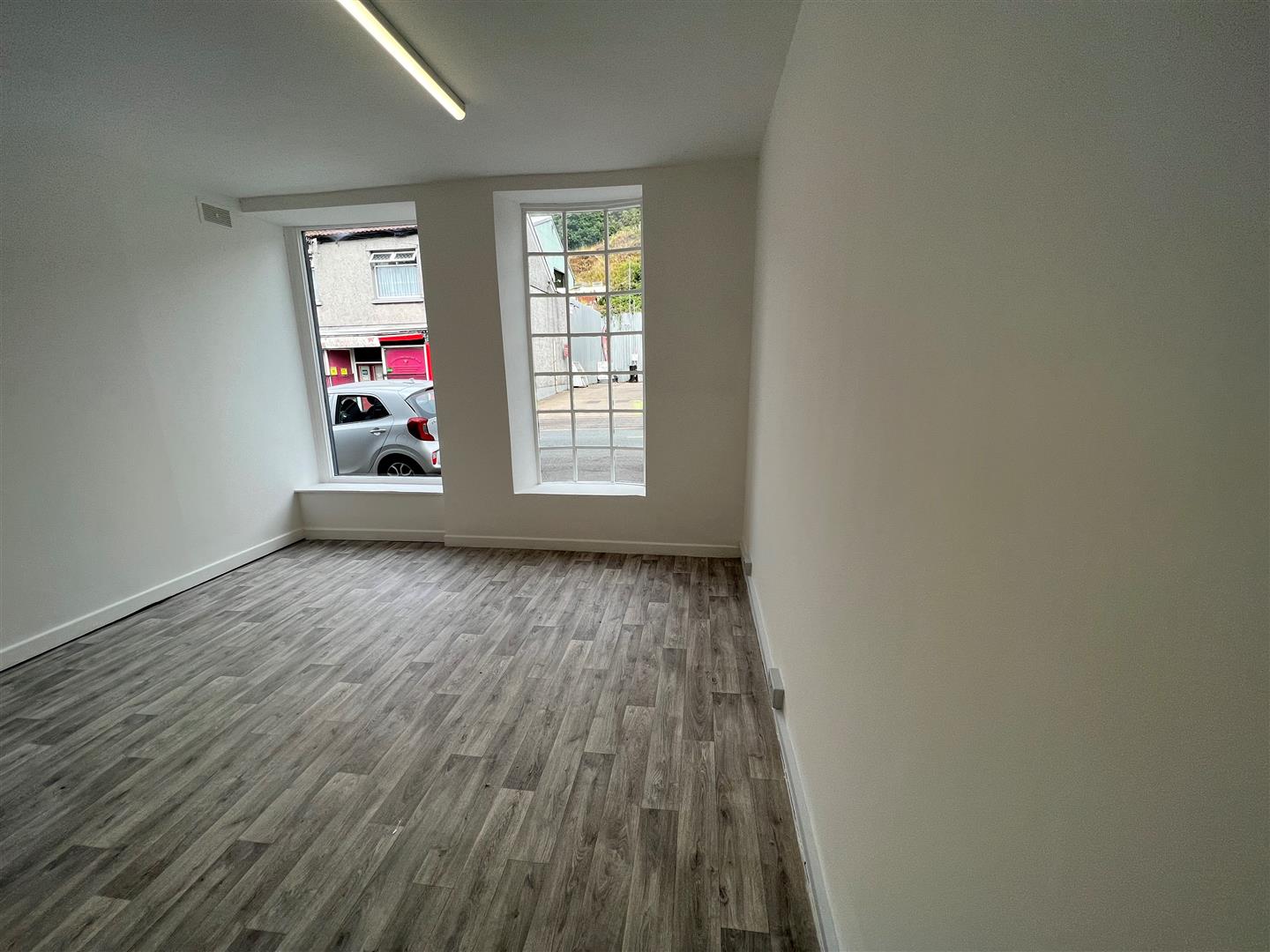 Flat Pleasant Street in Pentre