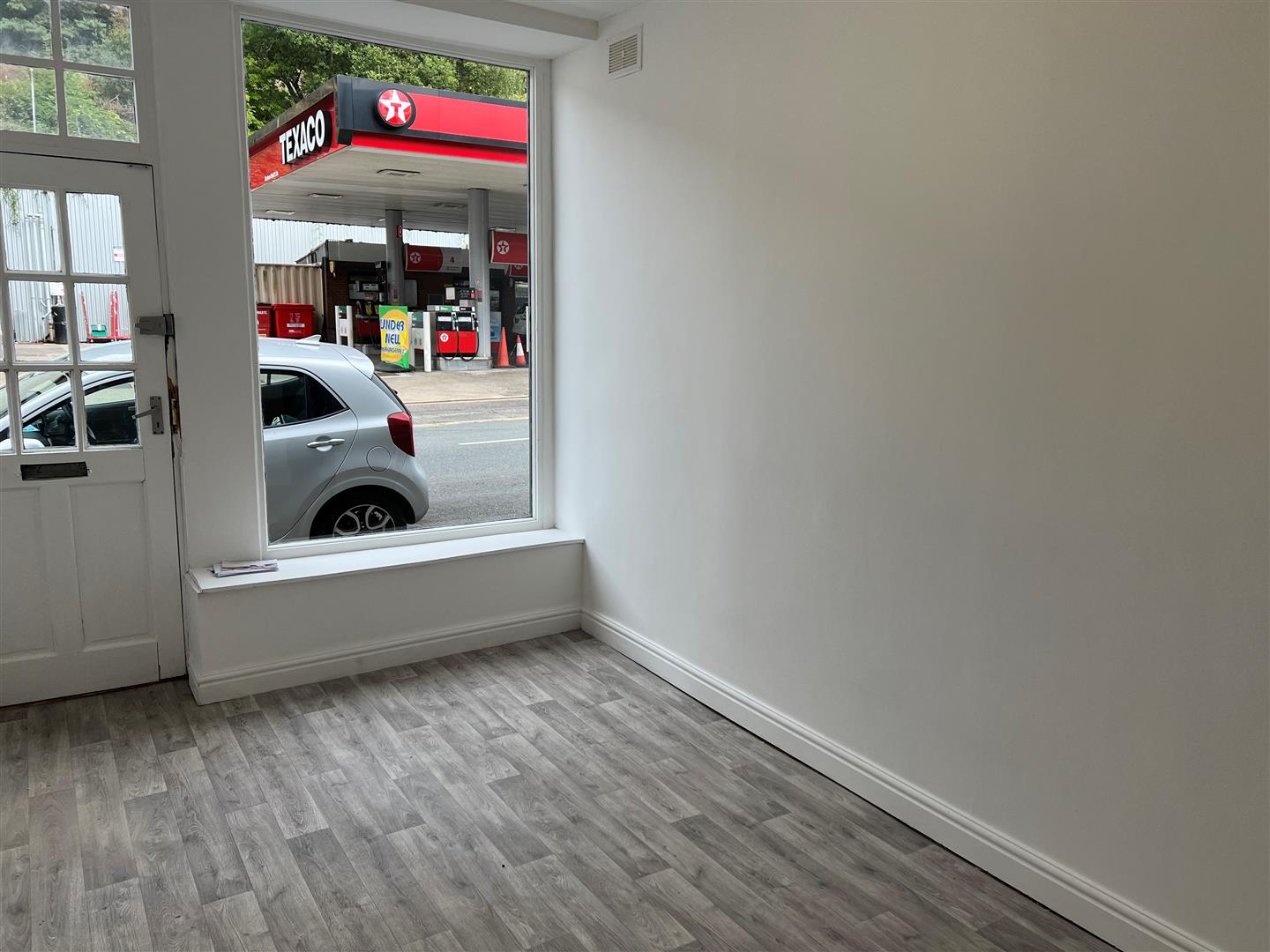 Flat Pleasant Street in Pentre