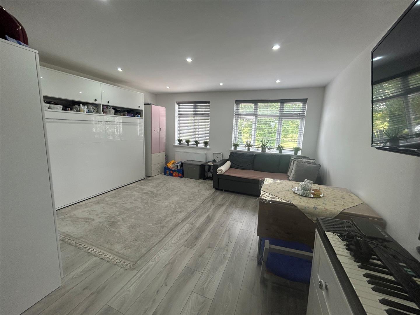 Flat Corbets Tey Road in Greater London