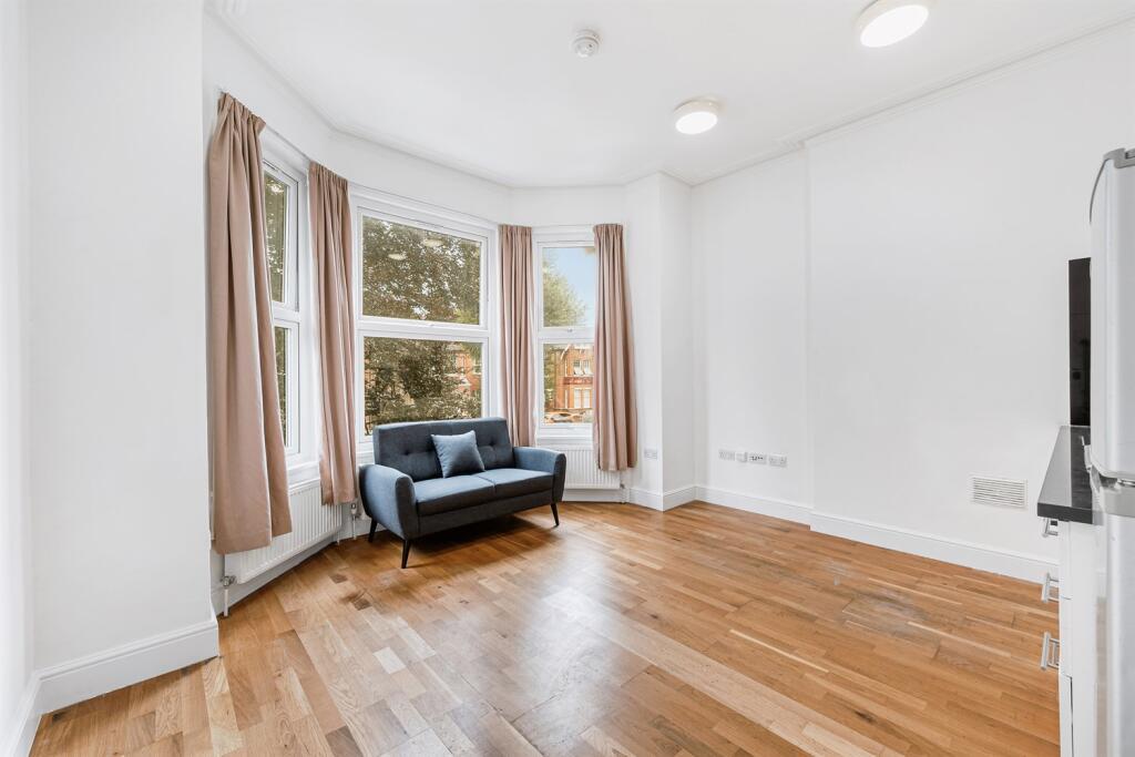 Flat Madeley Road in Greater London