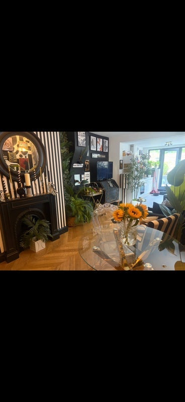Room Tregothnan Road in Greater London