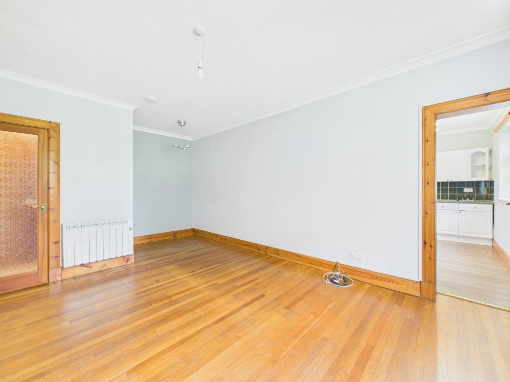 Flat Woodhall Road in City of Edinburgh