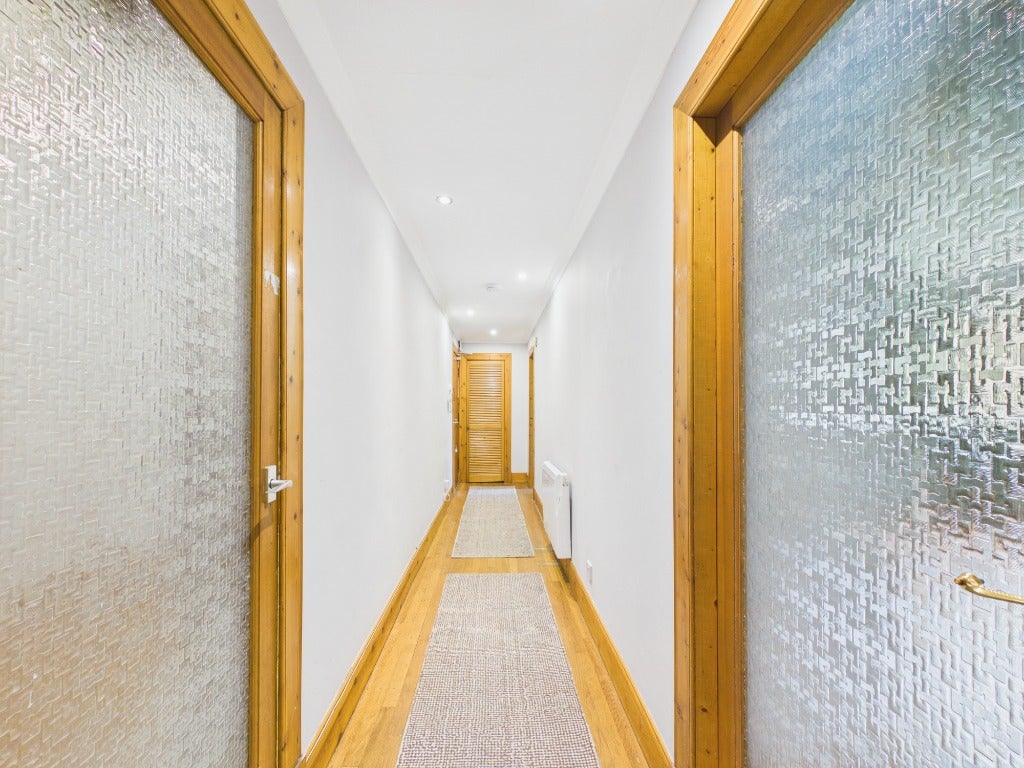 Flat Woodhall Road in City of Edinburgh