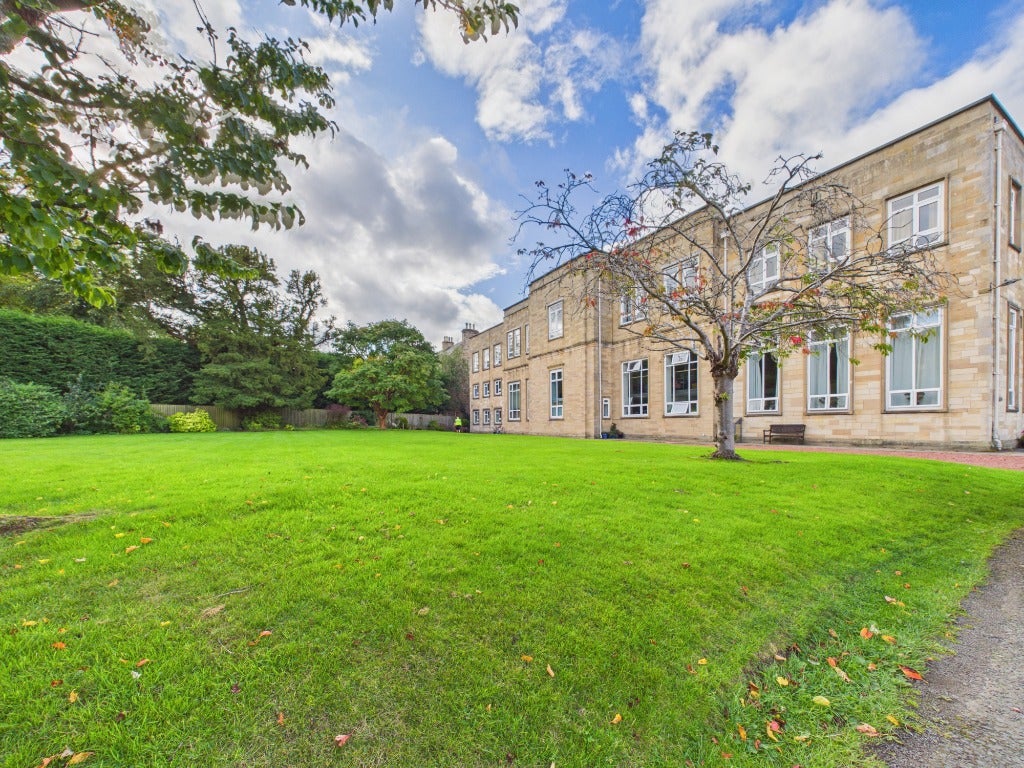 Flat Woodhall Road in City of Edinburgh