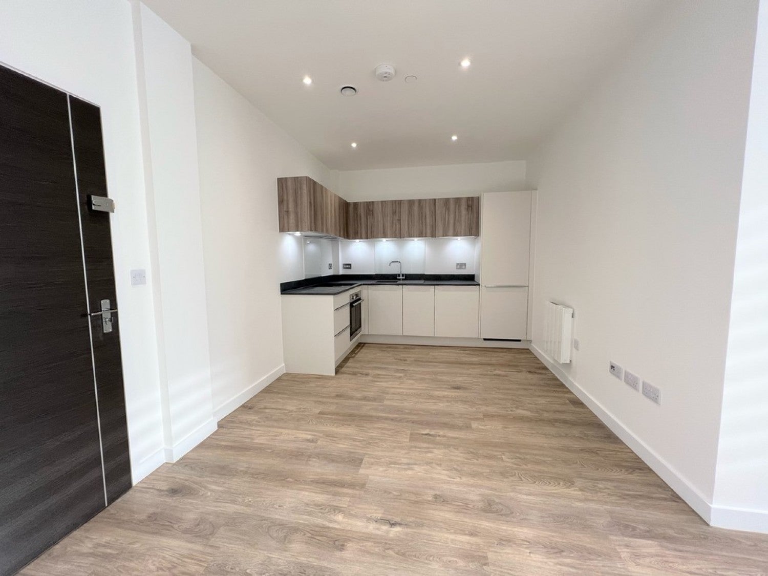 Flat Ashwood Way in Basingstoke and Deane