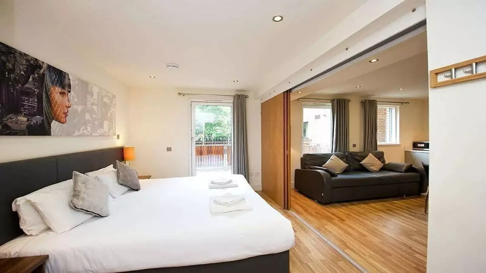 Flat Brandfield Street in City of Edinburgh