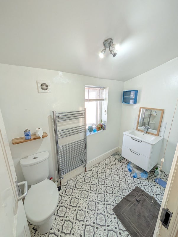 Room Marston Road in Bristol