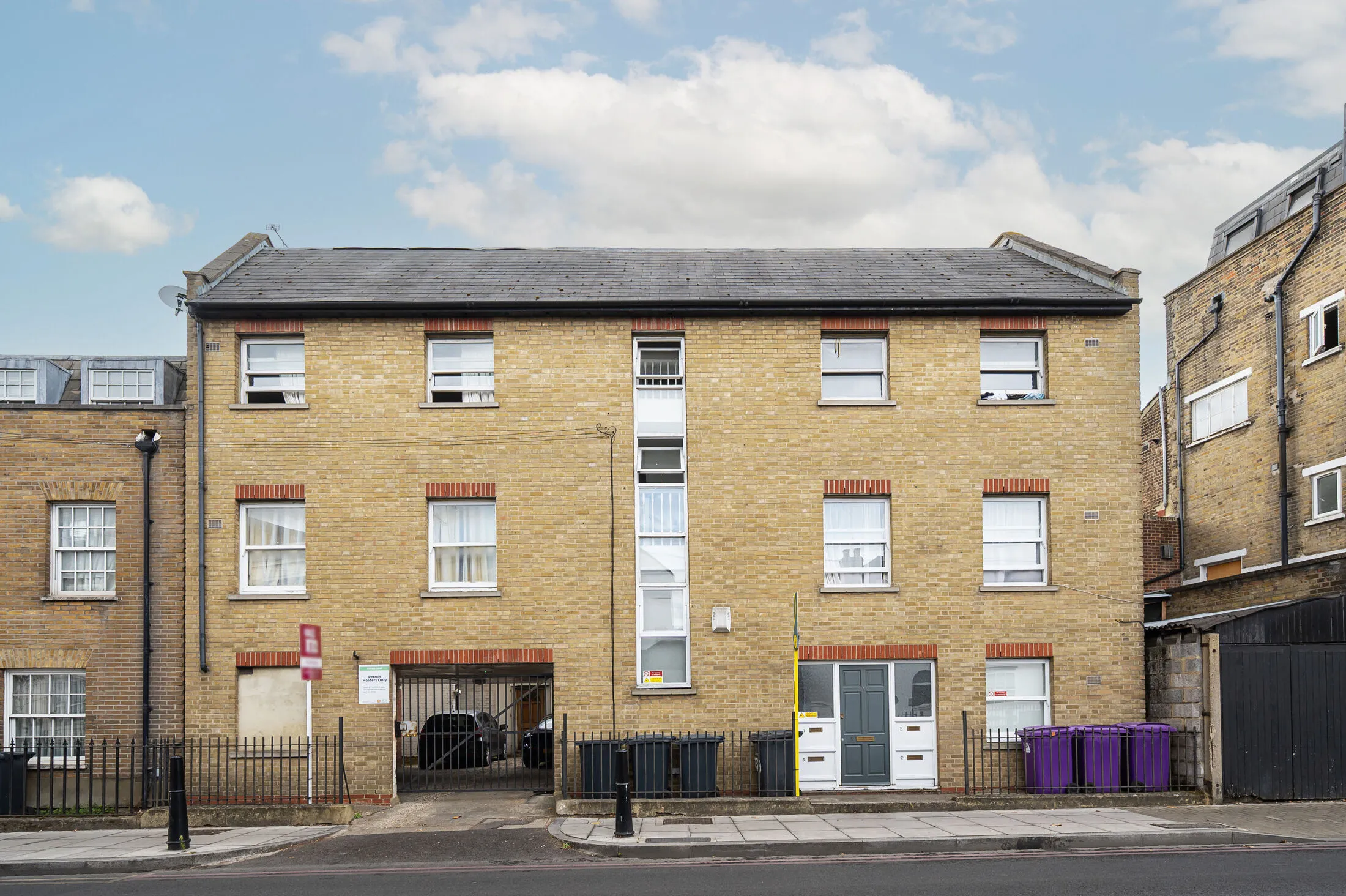 Flat Burdett Road in Greater London