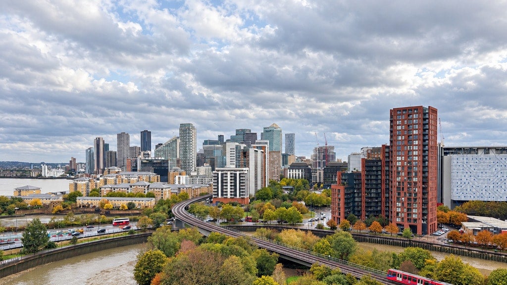 Flat Orchard Place in Greater London