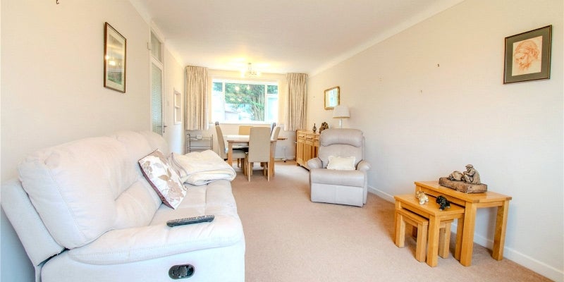 Flat Dudlow Court in Liverpool