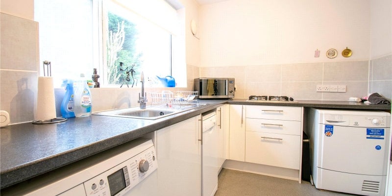 Flat Dudlow Court in Liverpool