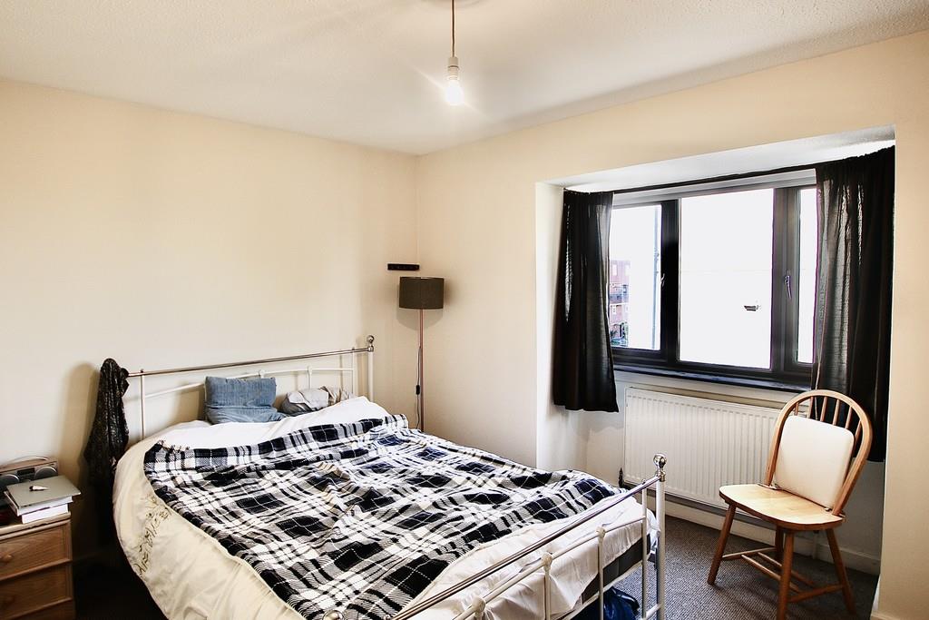 Flat Cricklewood Lane in Greater London
