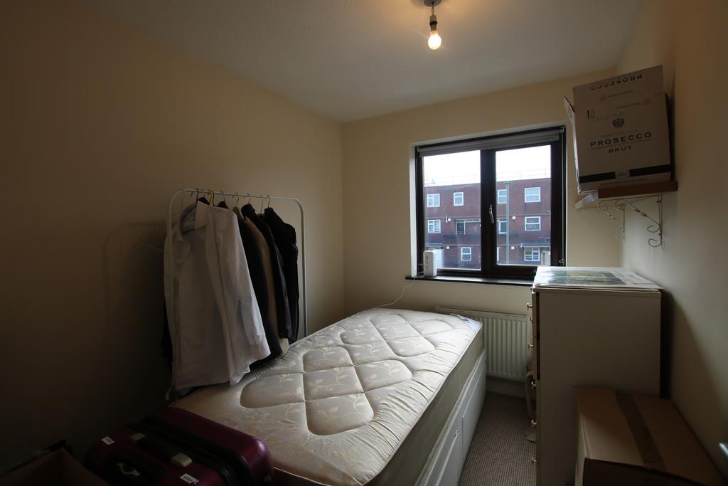 Flat Cricklewood Lane in Greater London