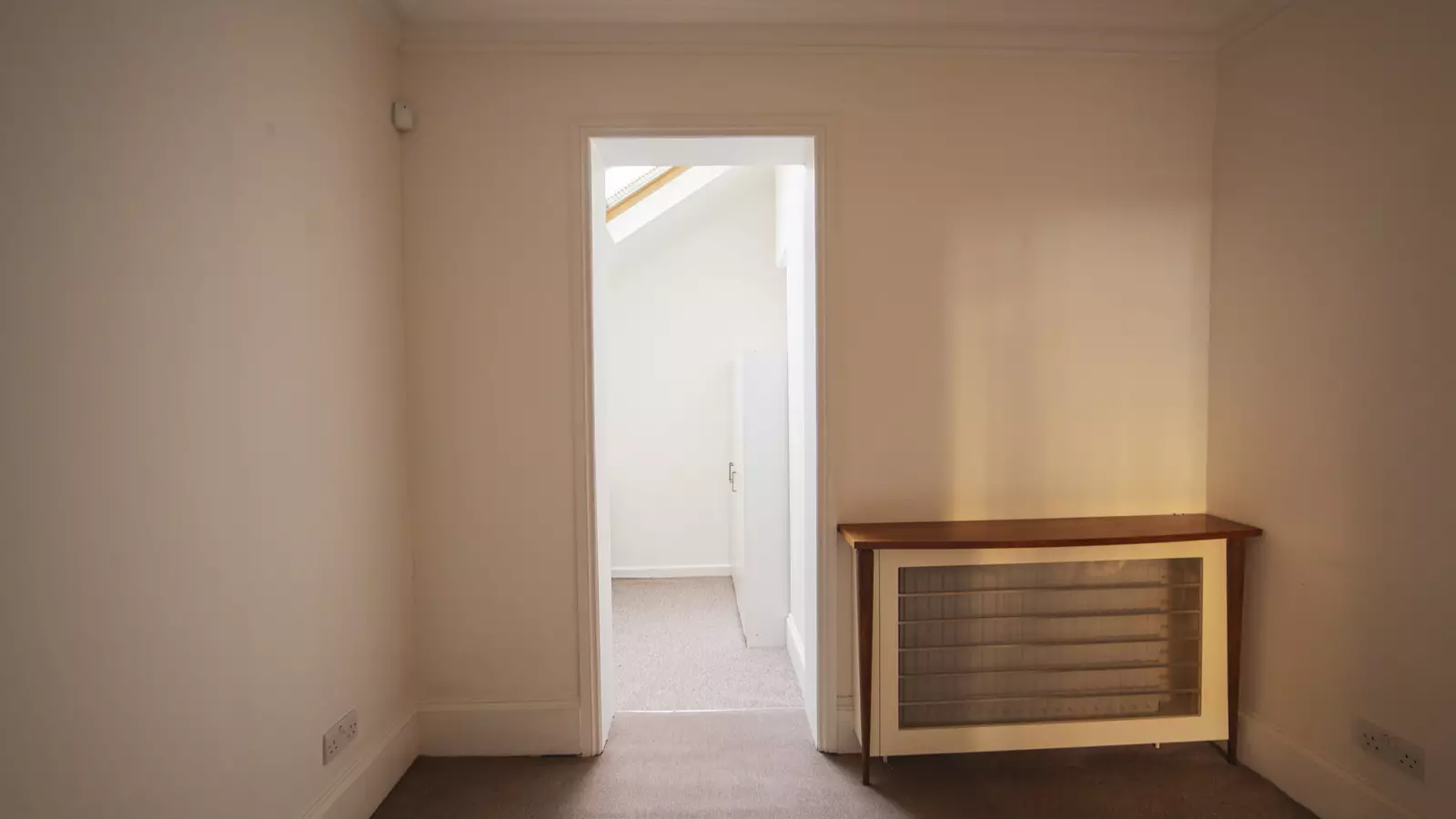 Flat Rosaville Road in Greater London