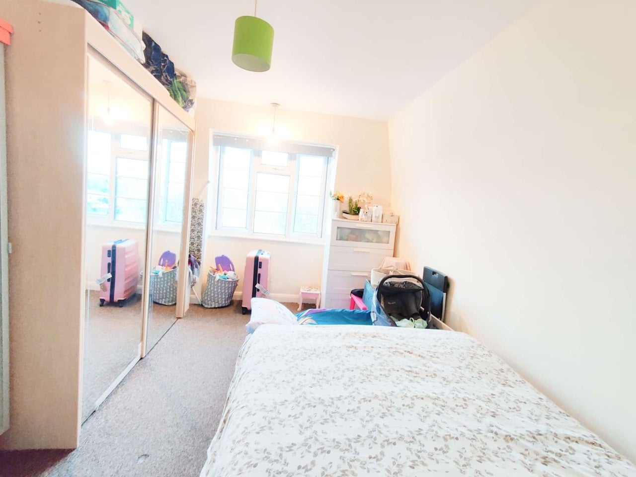 Flat Grosvenor Court in Greater London