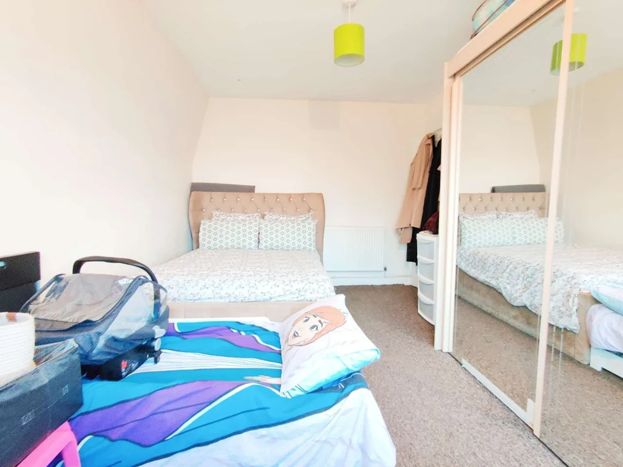 Flat Grosvenor Court in Greater London
