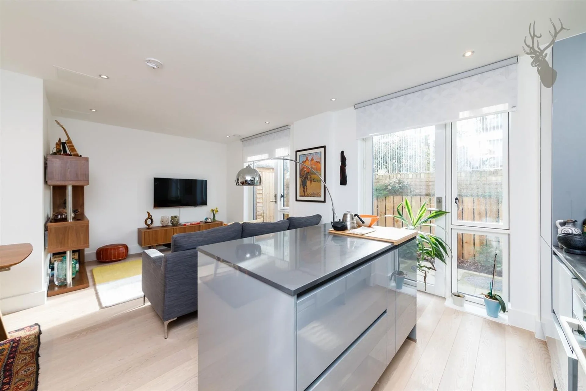 Flat Court Yard in Greater London