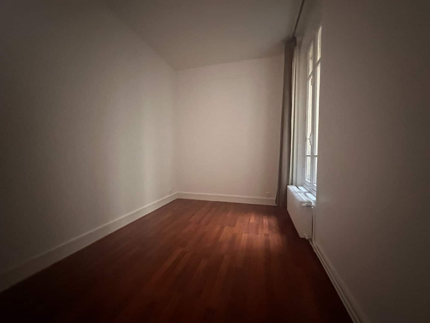 Flat Rue Camille Pelletan in Levallois-Perret