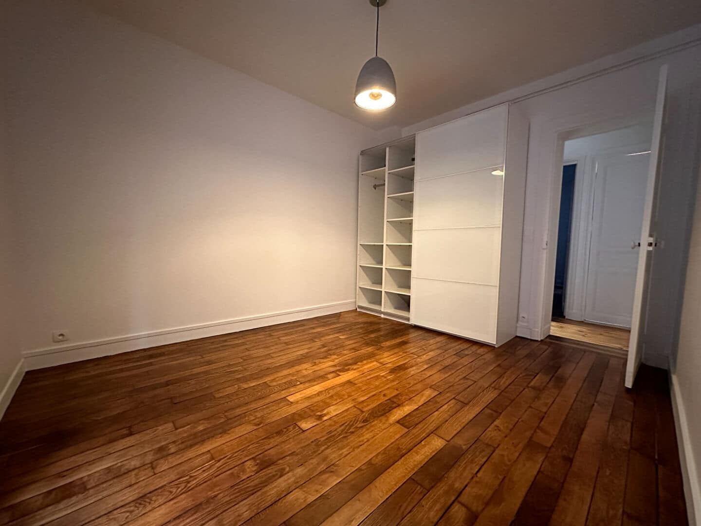 Flat Rue Camille Pelletan in Levallois-Perret