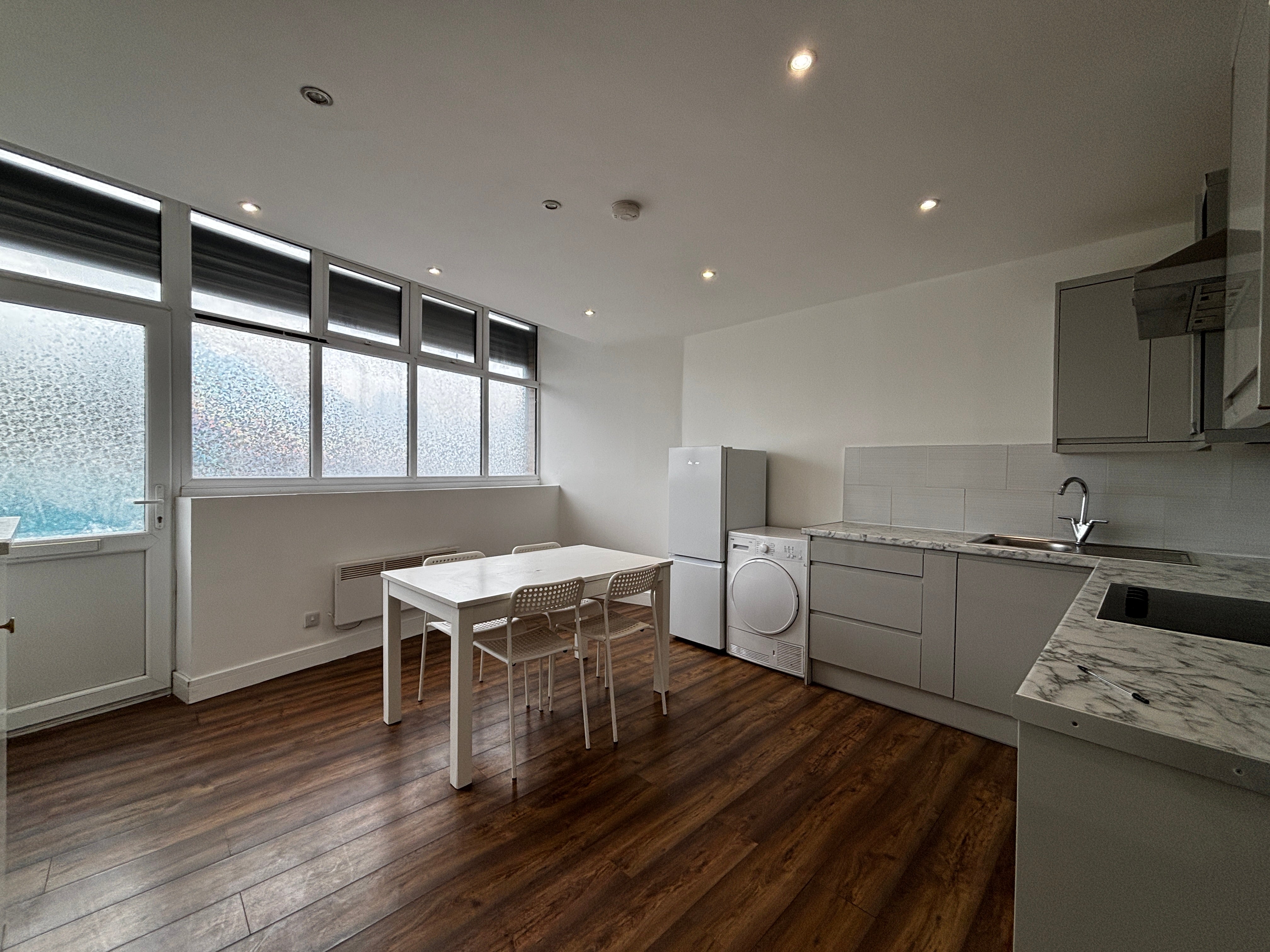 Flat Gloucester Road North in Bristol