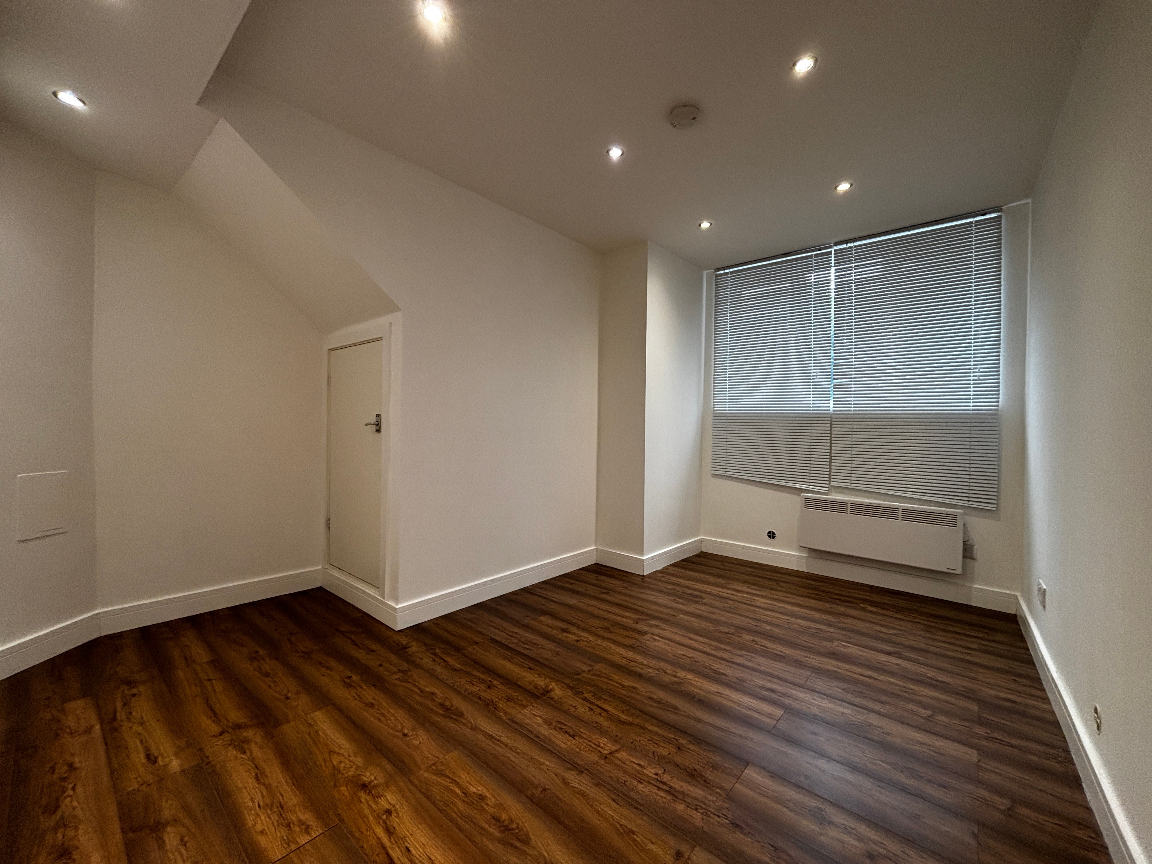 Flat Gloucester Road North in Bristol