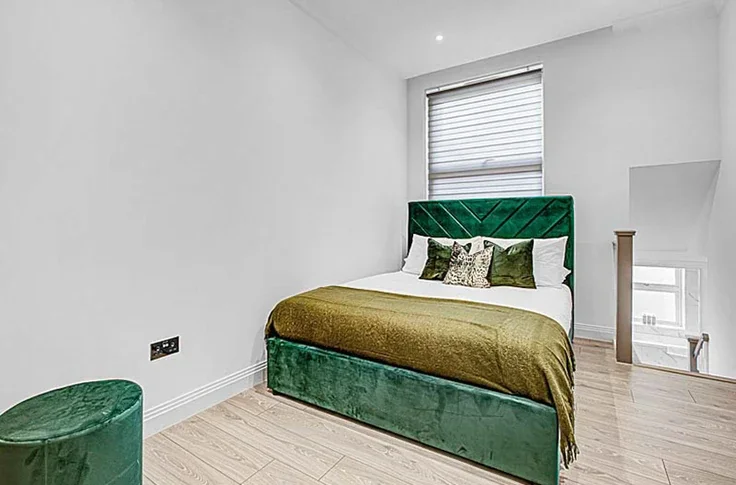 Flat Rostrevor Mews in Greater London
