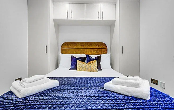Flat Rostrevor Mews in Greater London