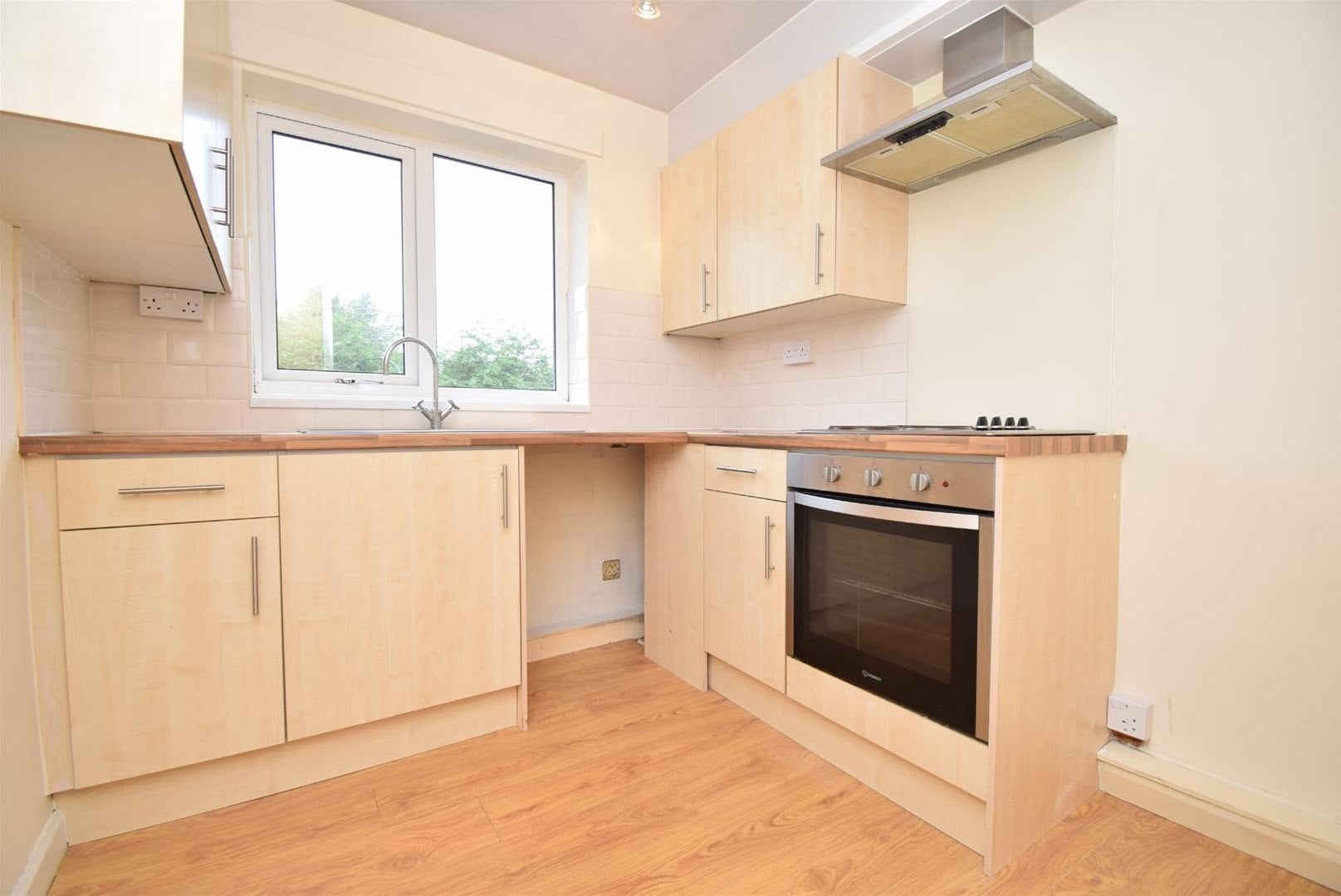 Flat Whitegates Close in Wakefield