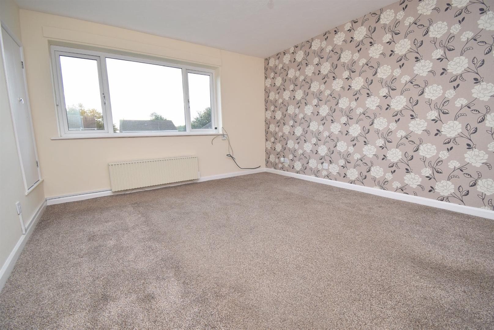 Flat Whitegates Close in Wakefield