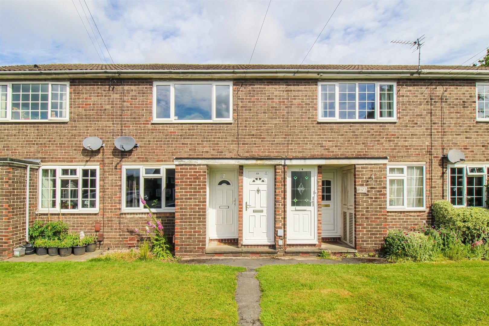 Flat Whitegates Close in Wakefield