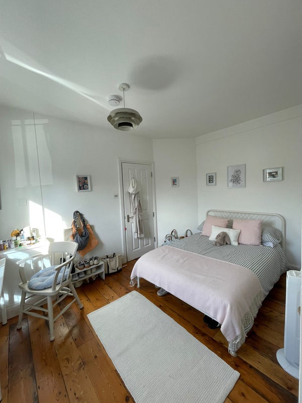 Room Regent Road in Greater London