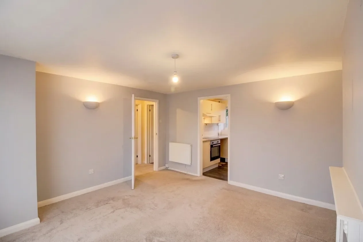 Flat Ferrars Avenue in Huntingdonshire