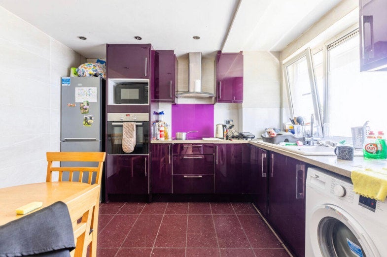 Room Malmesbury Road in Greater London