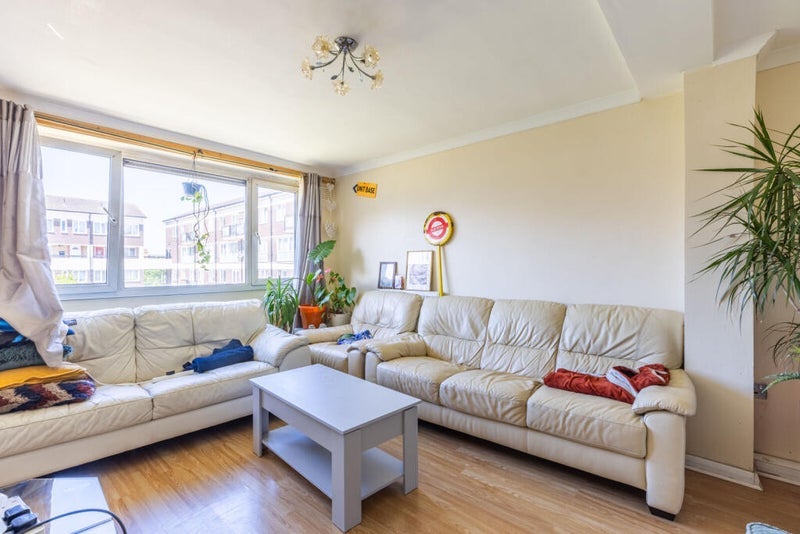 Room Malmesbury Road in Greater London