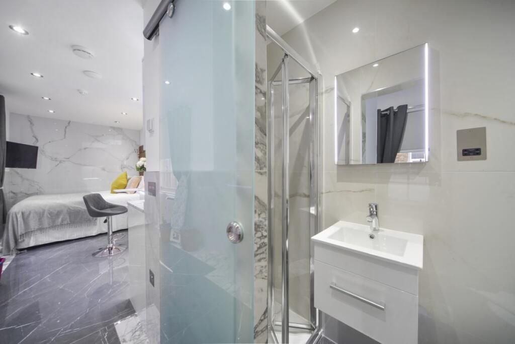Flat Gloucester Place in City of Westminster