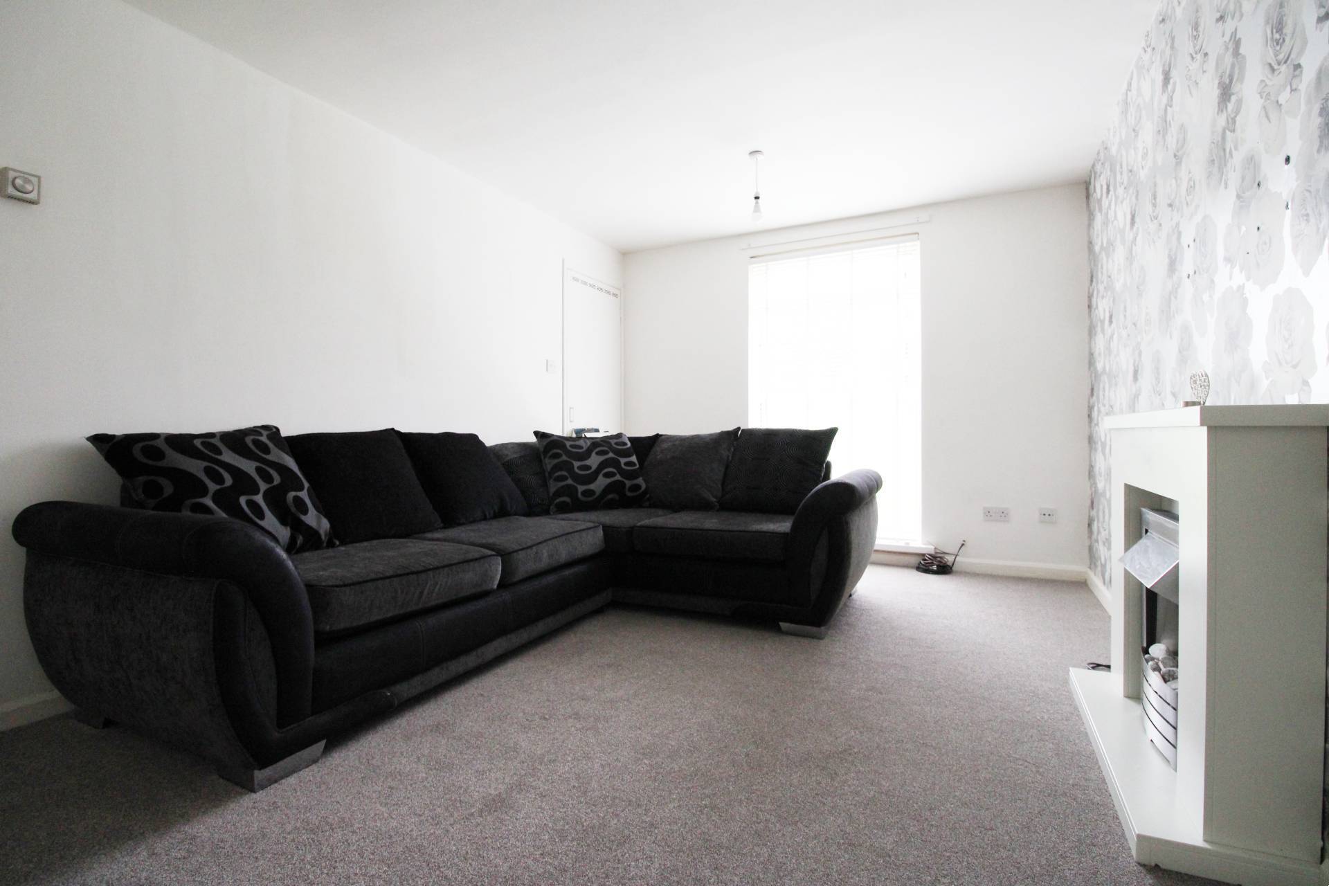 Flat Willows Close in Killingworth