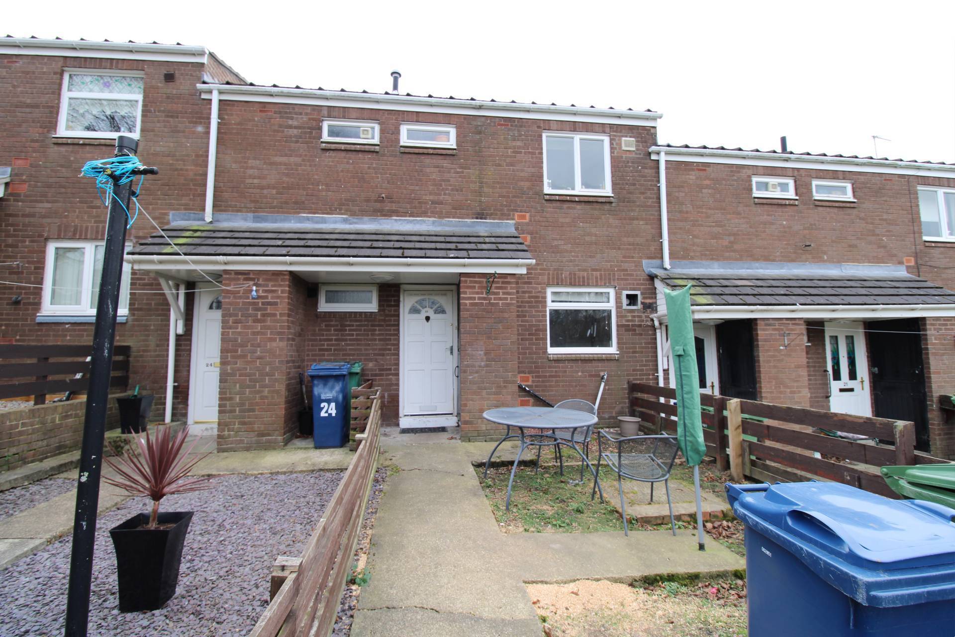 Flat Willows Close in Killingworth