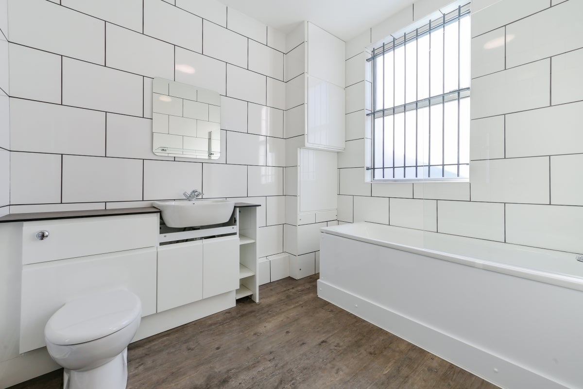 Flat Fonthill Road in Greater London