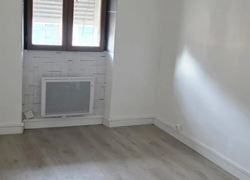 Flat Accès foyer in Ondes
