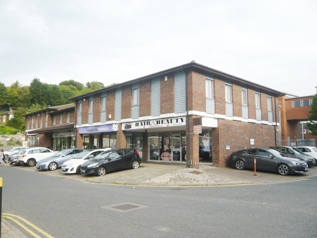 Flat Walderslade Road in Chatham