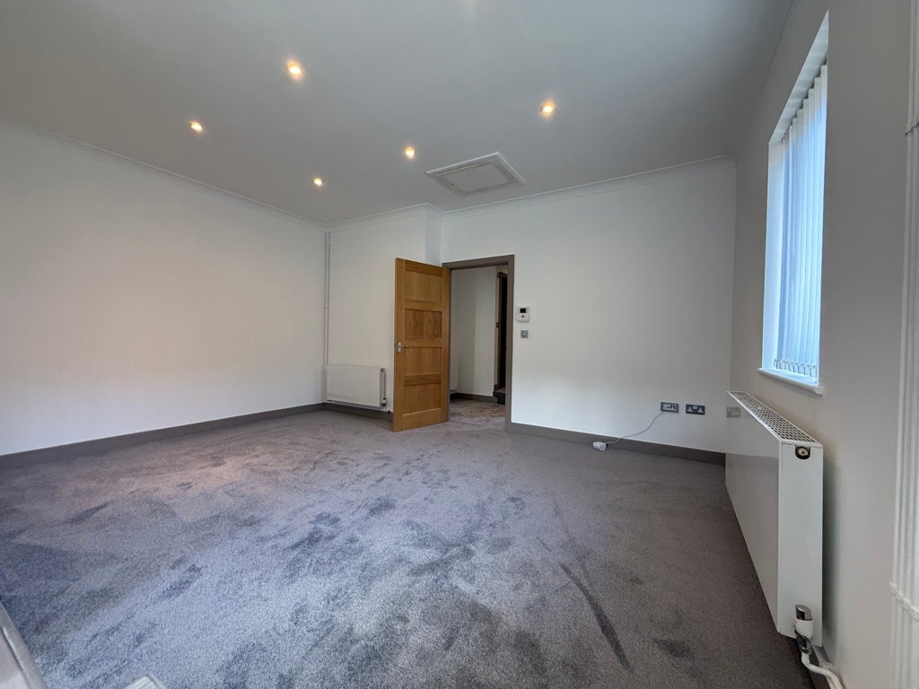 Flat Walderslade Road in Chatham