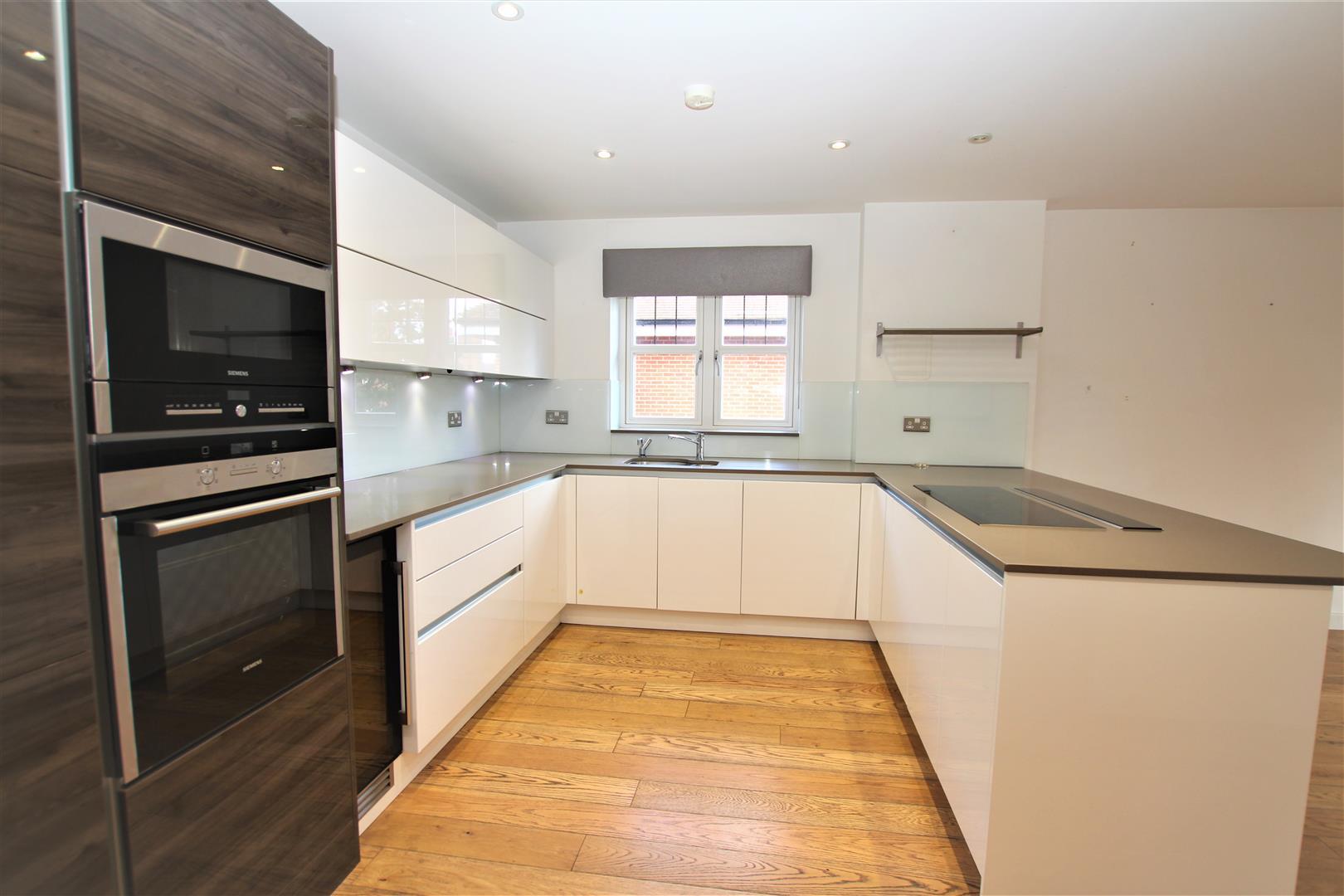 Flat Leicester Road in Greater London